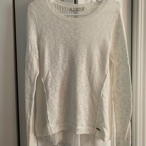 Abercrombie & Fitch white sweater size medium.
